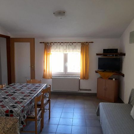 Apartman Karin 2 Appartement Senj  Buitenkant foto