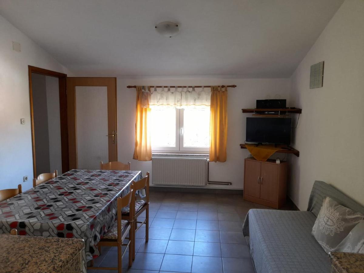 Apartman Karin 2 Appartement Senj  Buitenkant foto