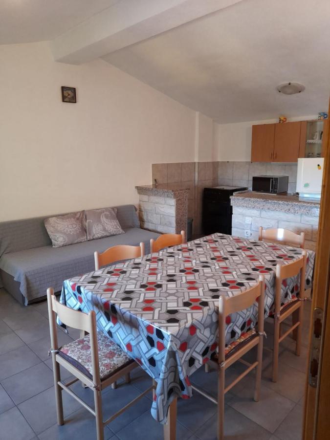 Apartman Karin 2 Appartement Senj  Buitenkant foto