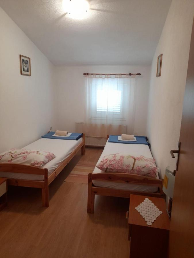 Apartman Karin 2 Appartement Senj  Buitenkant foto