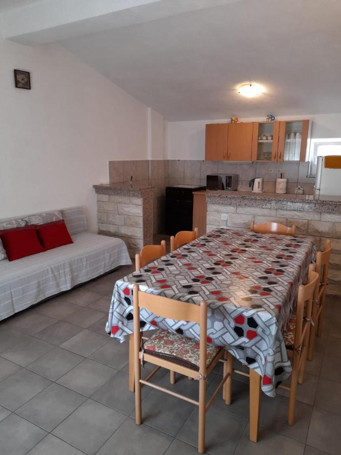 Apartman Karin 2 Appartement Senj  Buitenkant foto