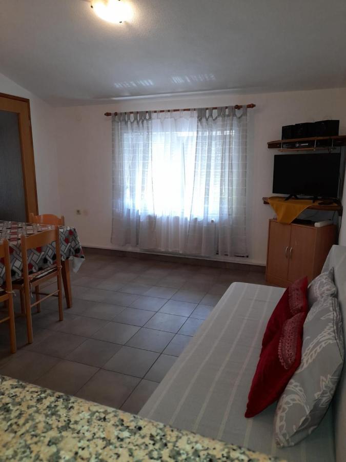 Apartman Karin 2 Appartement Senj  Buitenkant foto